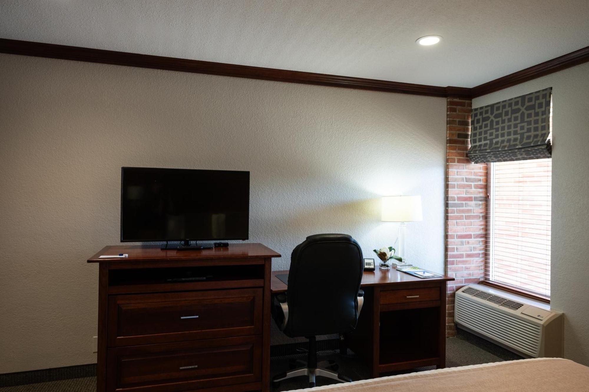 Hillsdale College Dow Hotel And Conference Center 外观 照片