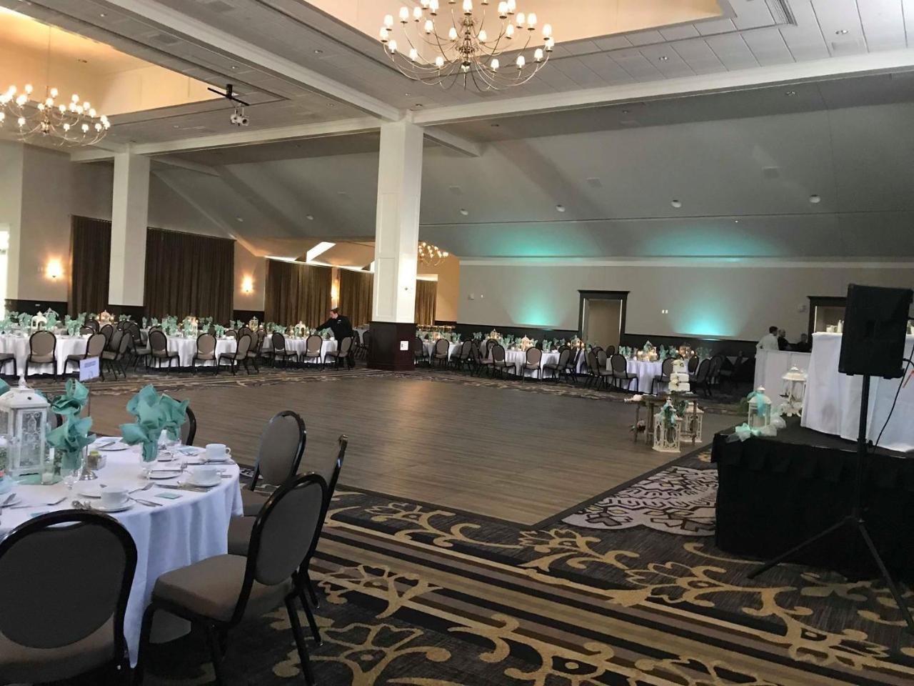 Hillsdale College Dow Hotel And Conference Center 外观 照片